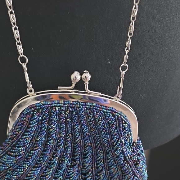 Elegant Blue Beaded Evening Bag - Picture 4 of 8